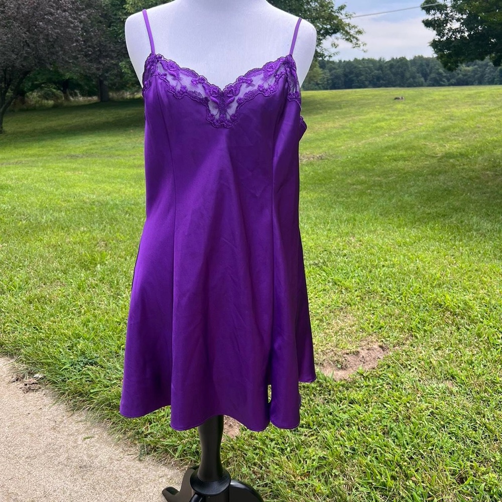 Elegant Purple Lace Trim Chemise
